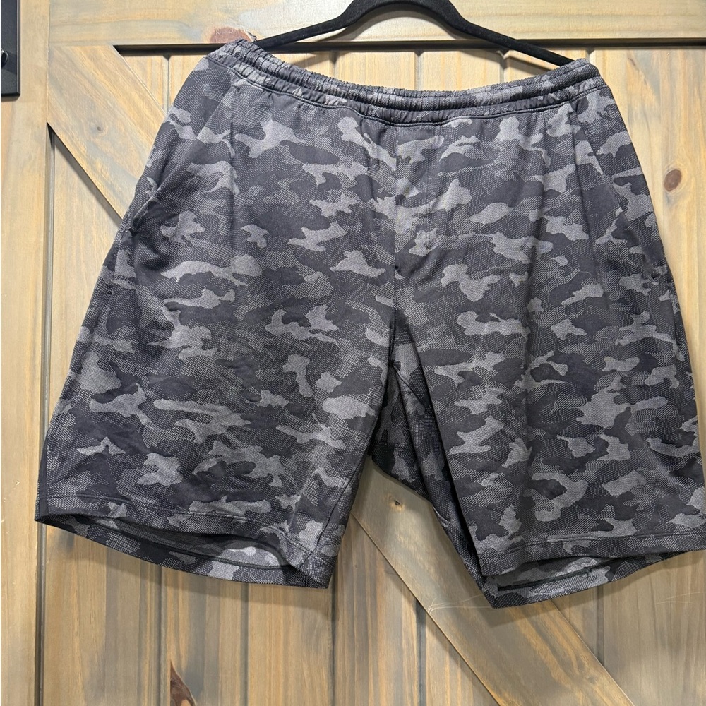 Mens Lululemon Athletica camouflage Athletic Shorts XL